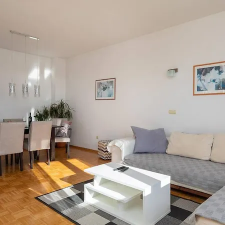 3 Bedroom Xxl Family Lägenhet